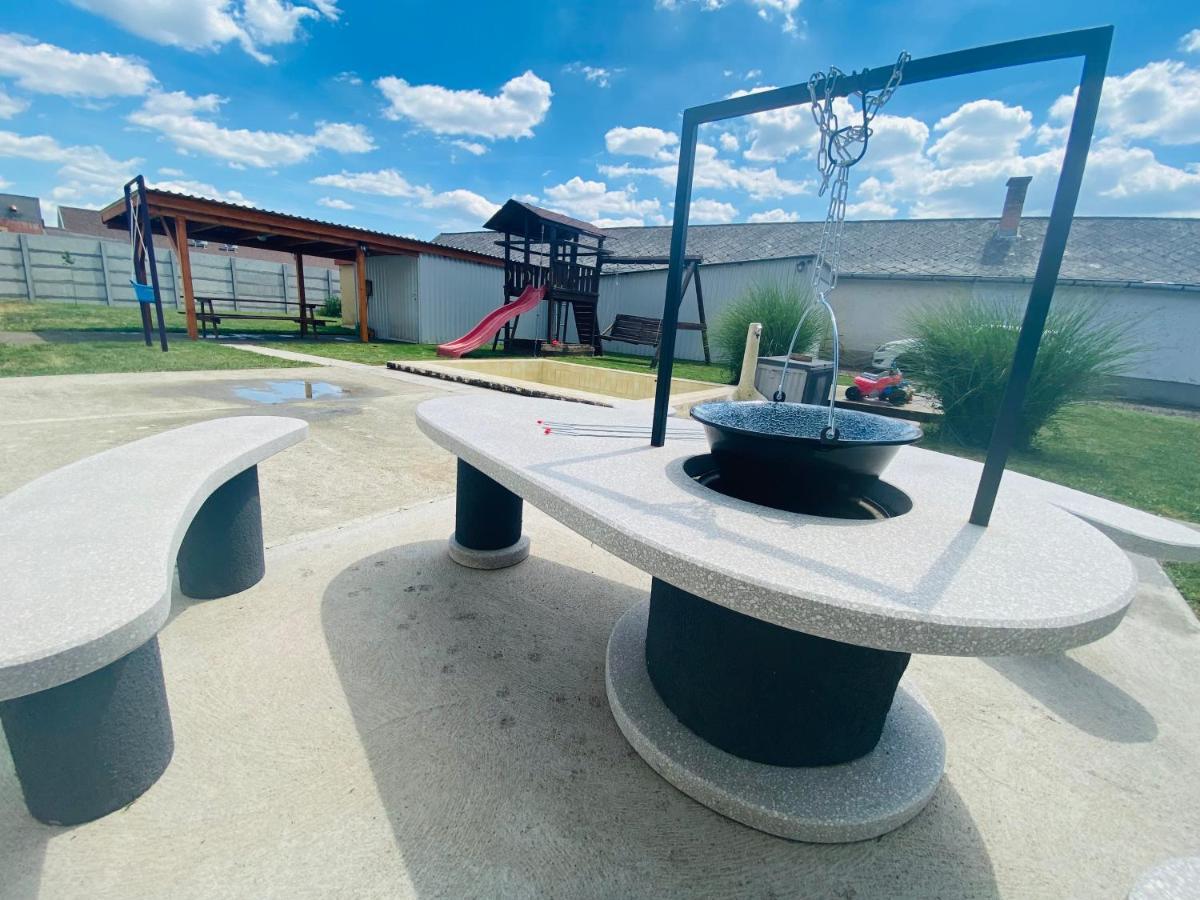 Pandora Pool Apartman Hajdúszoboszló 외부 사진